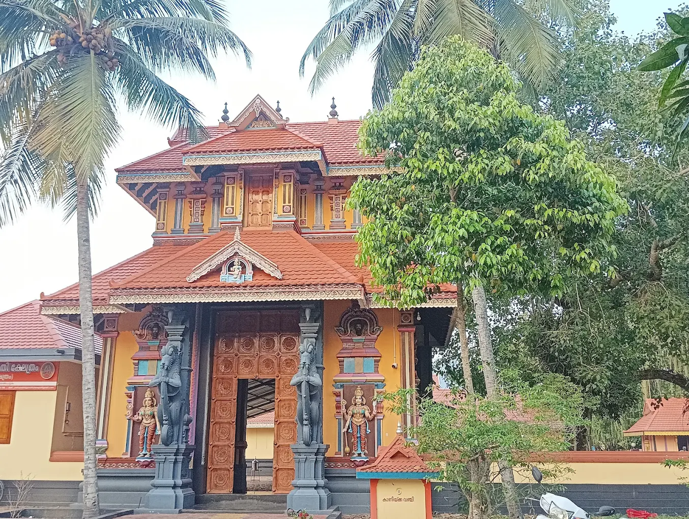 Pournami Dinam 2026 Sree Palkkara Bhagavathy Temple Menamkulam Kazhakkoottam Trivandrum Kerala temple festival full moon pooja bhagavathi seva